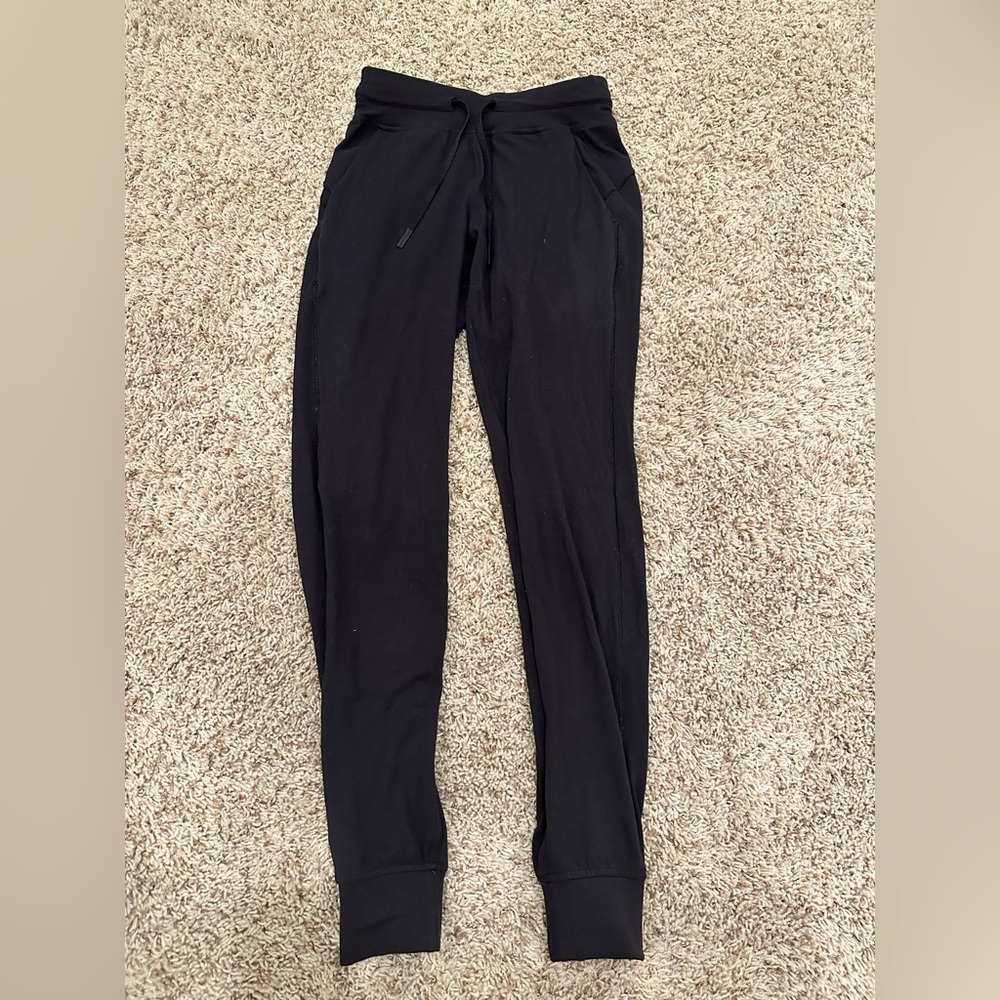 Ready to Rulu Lululemon Joggers Sz 2 Full length
